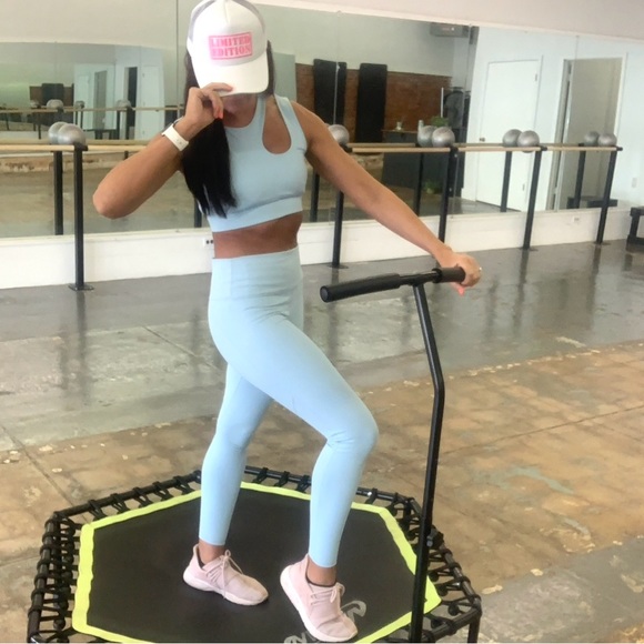 Fabletics SET: Cropped Top + Legging Light Blue - Picture 2 of 10